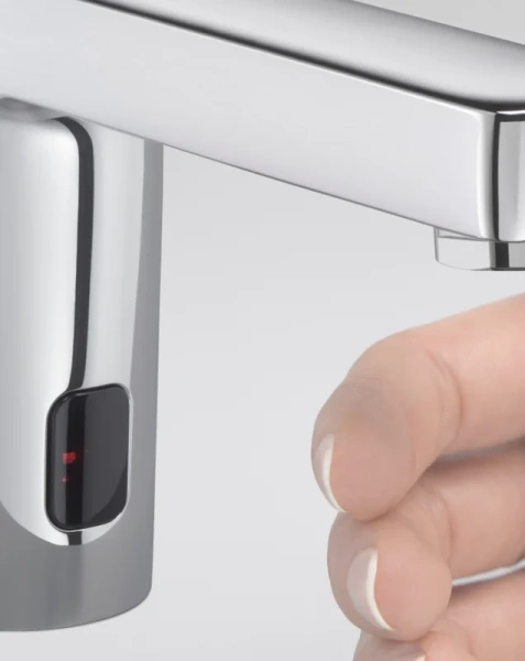 KLUDI ZENTA E Смеситель для раковины сенсорный, предв.установка.темп., 230V