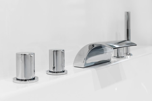 Ravak Смеситель врезной каскадный для ванн WF 025.00